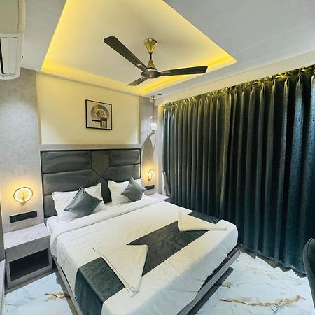 Hotel Windsor Castle Mumbai Exterior photo