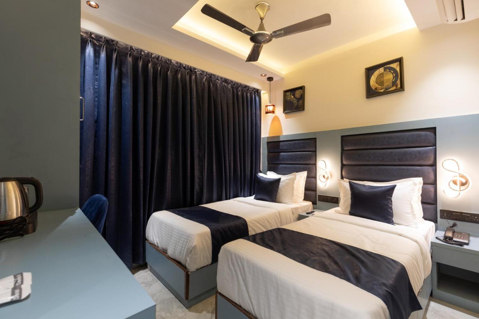 Hotel Windsor Castle Mumbai Exterior photo