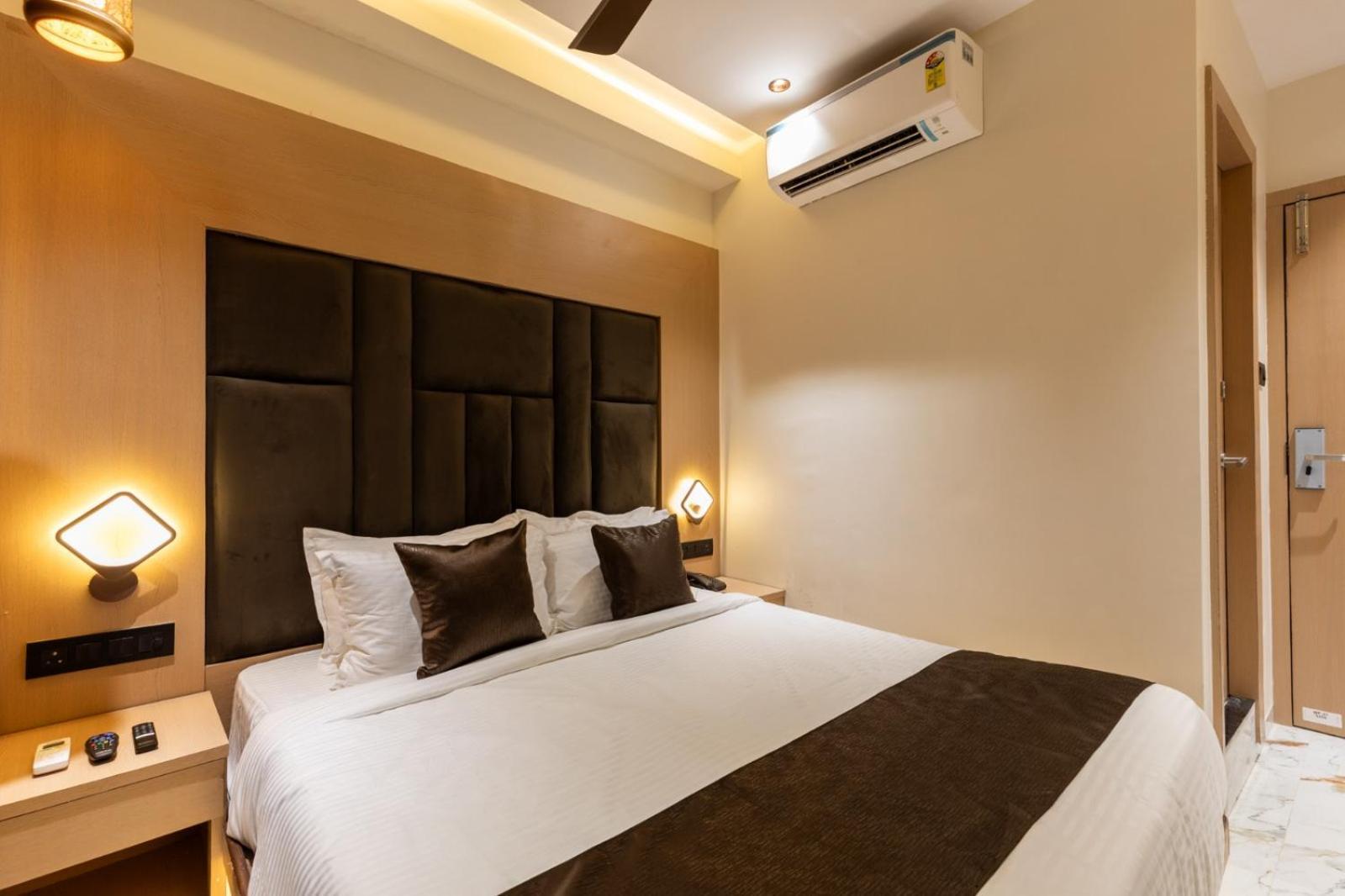 Hotel Windsor Castle Mumbai Exterior photo