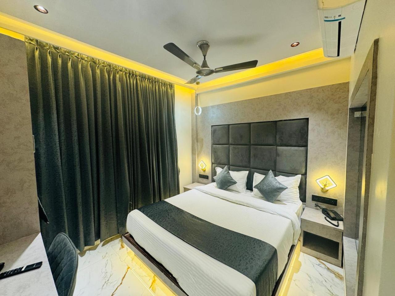 Hotel Windsor Castle Mumbai Exterior photo