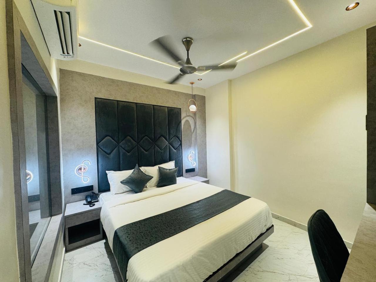 Hotel Windsor Castle Mumbai Exterior photo